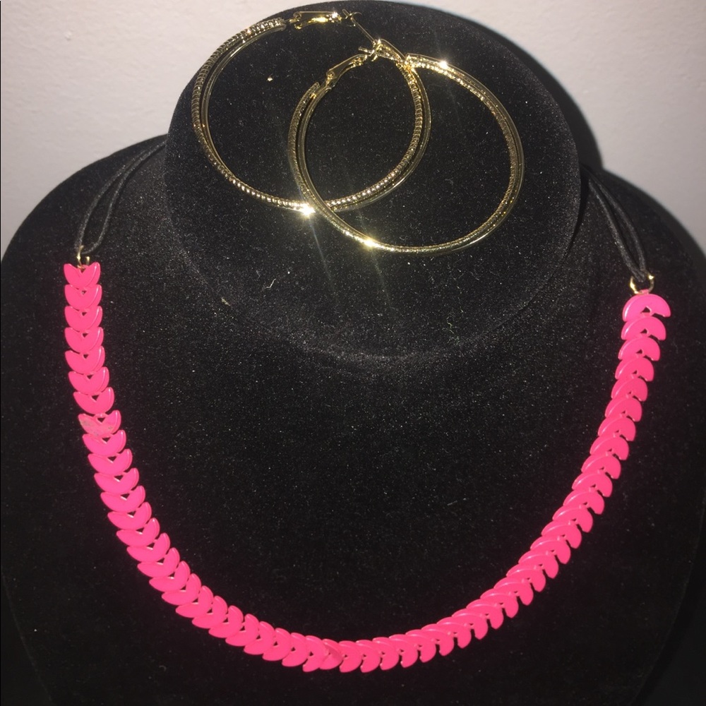 Necklace & earrings brand new